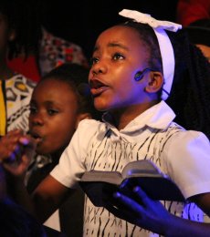 Watoto an der FES