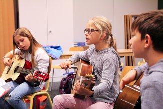 Freie Evangelische Schule Gitarren AG